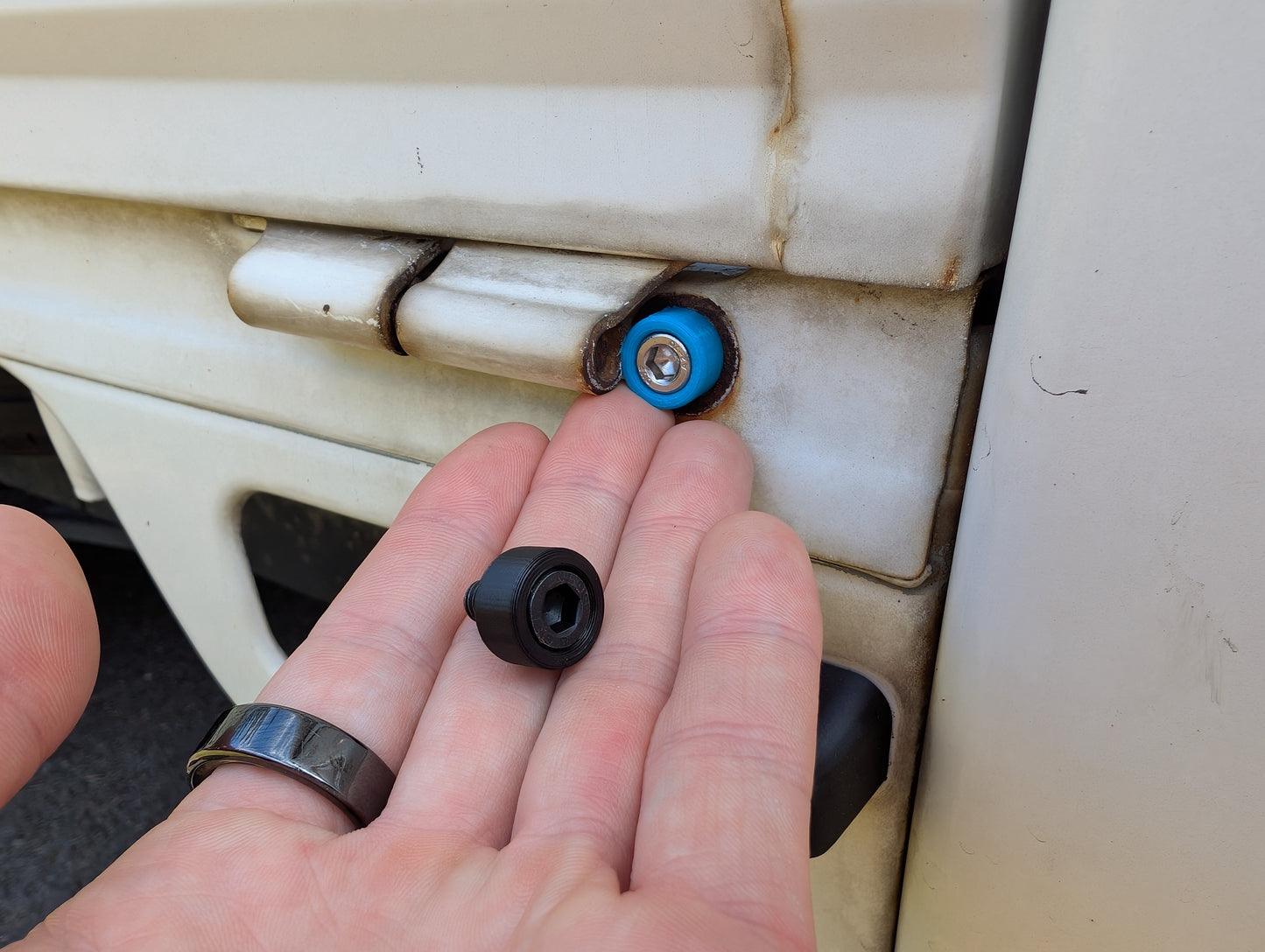 Subaru Sambar Gate Stopper Bolts & Surrounds KS4, KS3